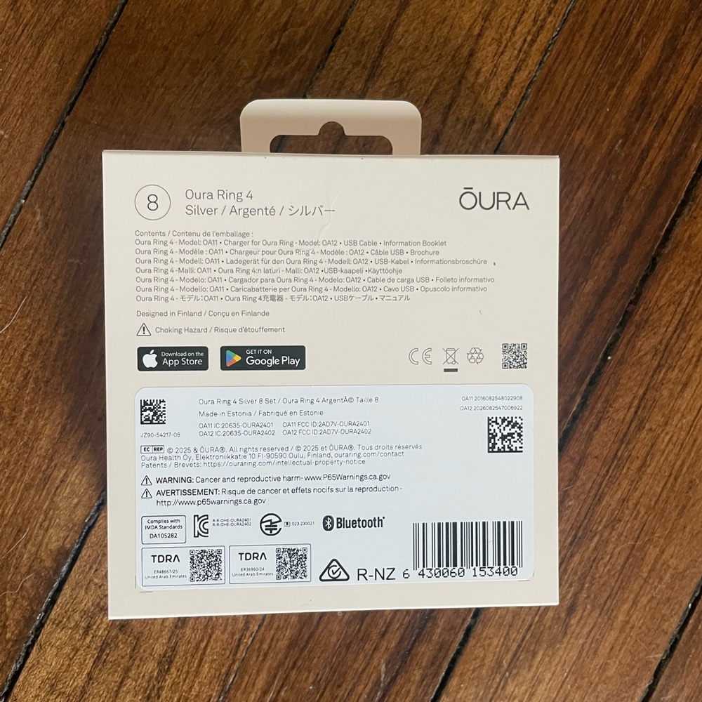 Oura Ring 4 in Silver - Brand New, sealed box - Picture 2 of 2